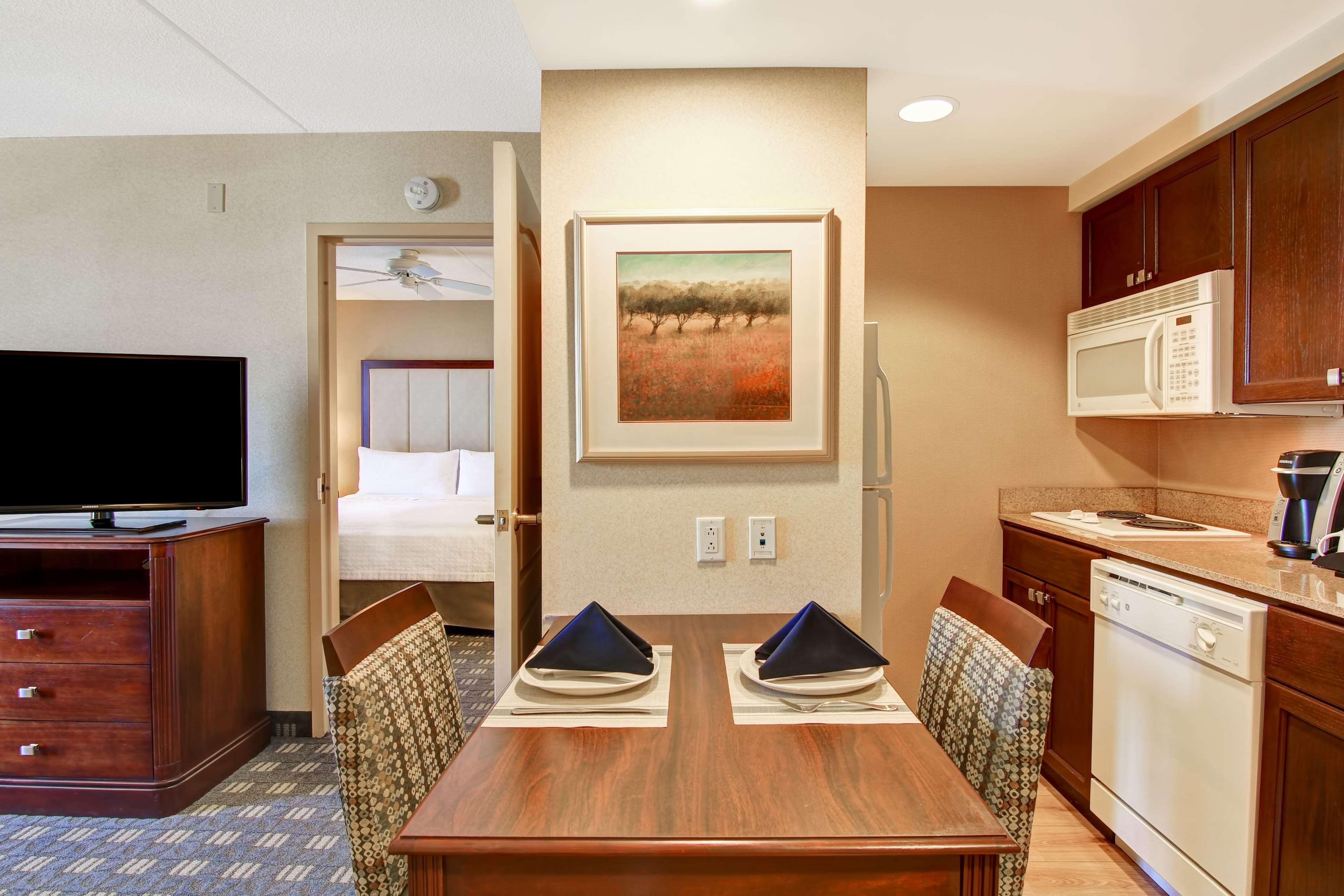 Homewood Suites By Hilton Toronto Mississauga Ngoại thất bức ảnh